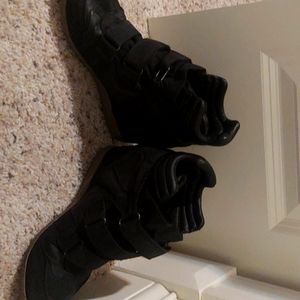 Cute black tennis heels